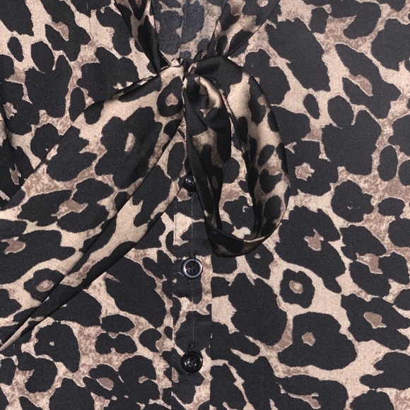 DYNAMITE Leopard Cheetah Print V-neck Bow Blouse - Picture 3 of 3